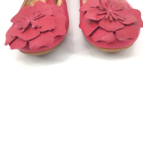 Born Pink Flats with Flower Detail - Picture 10 of 14